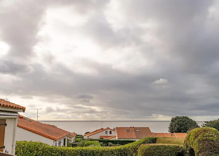 M9110 - Maison Avec Piscine